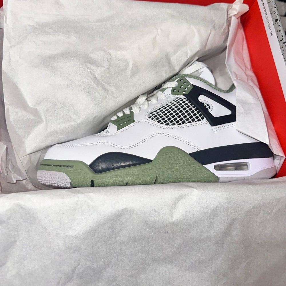 Jordan 4 seafoam green